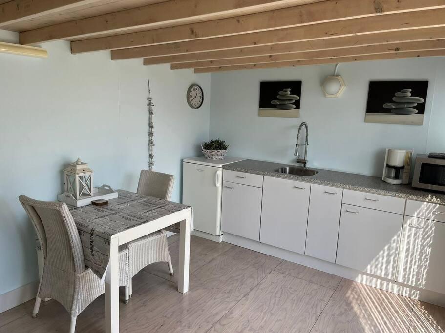 Chalet + Tiny House Nabij Strand Petten Exteriér fotografie
